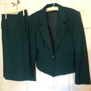 Vintage 80s Evan Picone Forest Green 2-piece Wool Suit, Size 10